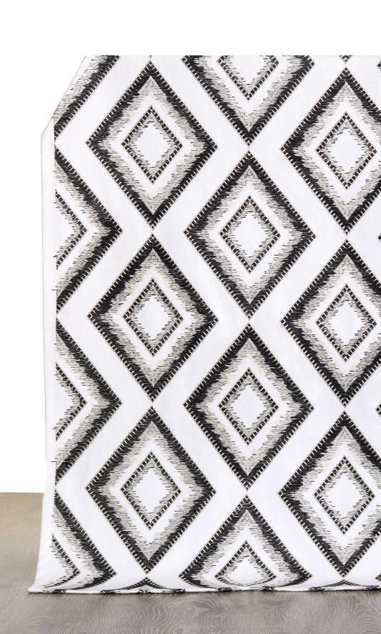 Geometric Patterned Drapes (White/ Black)