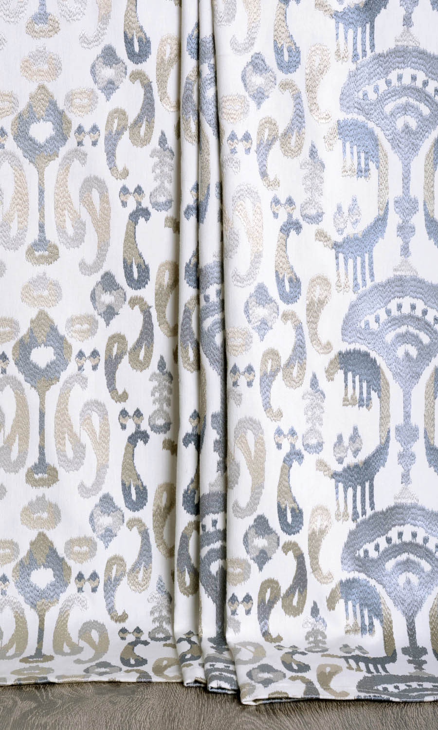 Ikat Print Window Treatments Fabric Sample (Gray/ Beige/ White)
