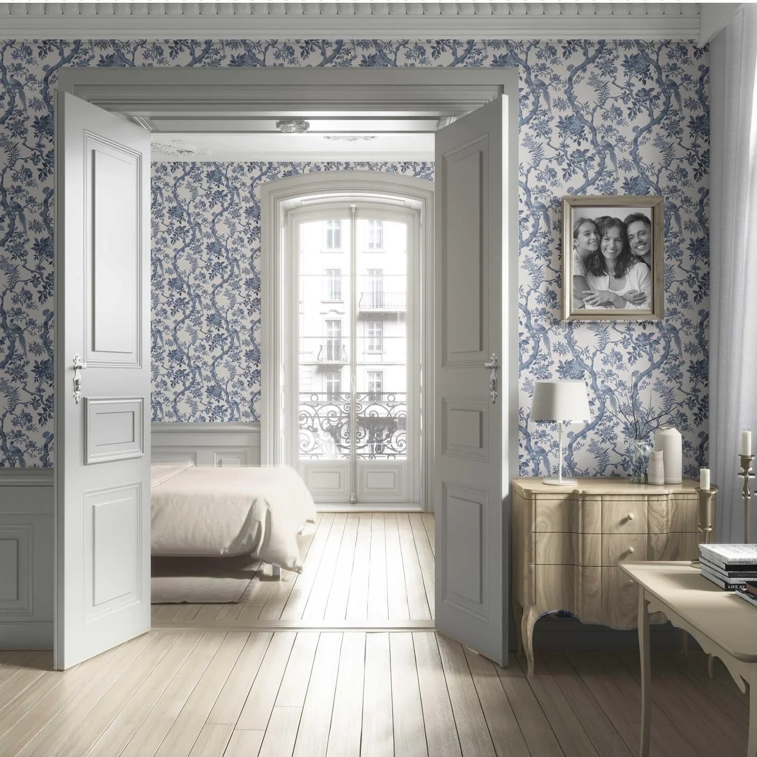 Floral Toile/ Bird Print Chinoiserie Living Room Wallpaper Sample (Navy Blue/ Off-White)