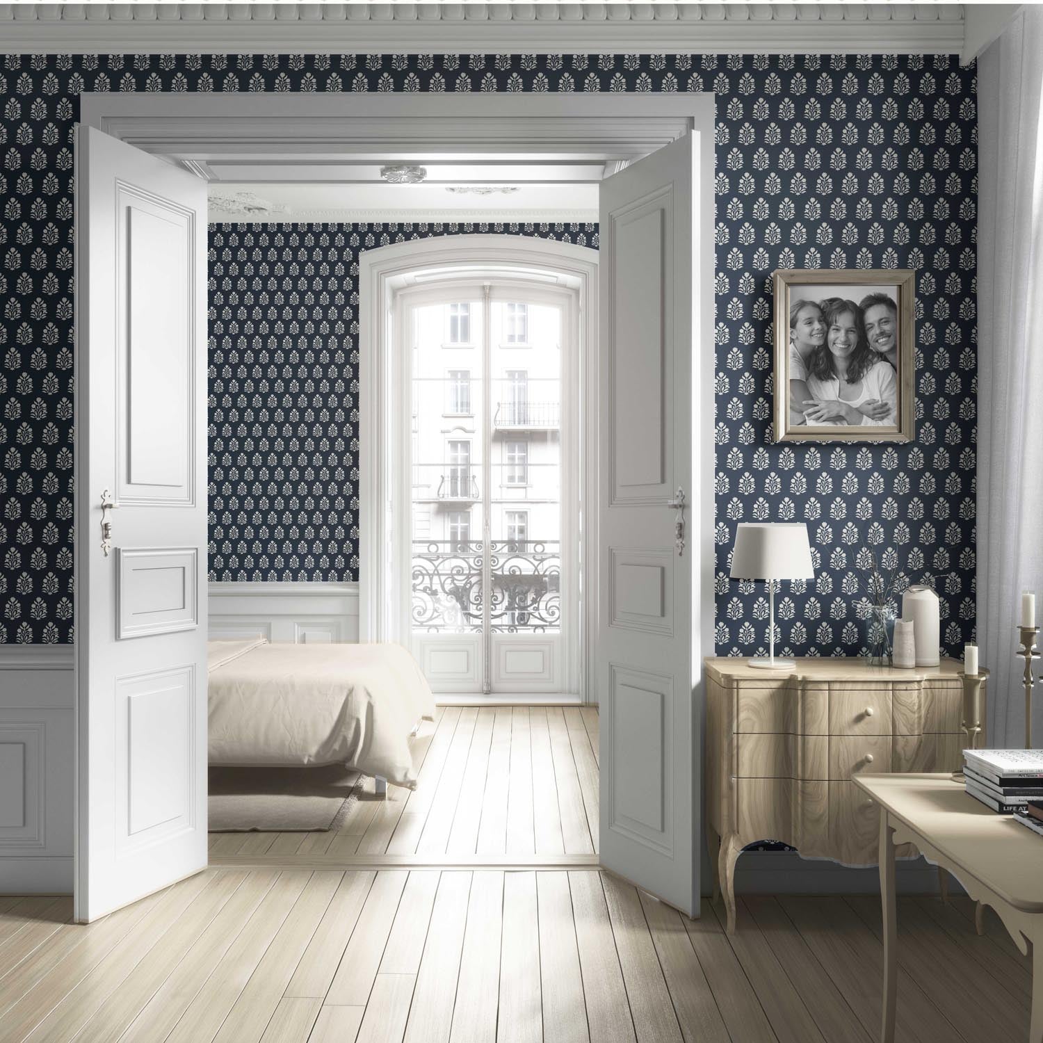 Vintage-Inspired Botanical Floral Block Print Living Room Wallpaper Sample (Navy Blue/ White)